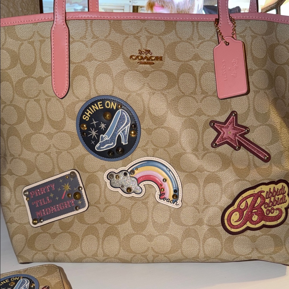 Coach X Disney Cinderella signature tote bag and wallet - Picture 6 of 12